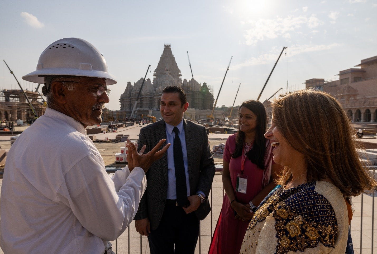 Consul General of Türkiye in New York, Reyhan Özgür Visits Swaminarayan Akshardham